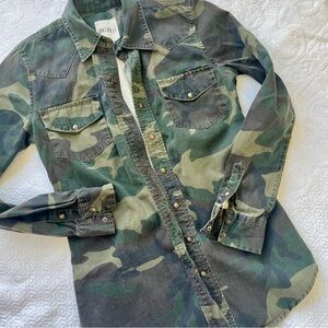 BRANDY MELVILLE Camo Shirt